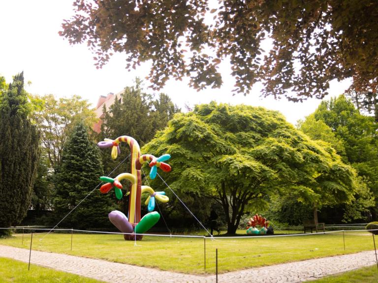 Inflatables by Lindert Steegen en SAGA (c) Renaat Nijs