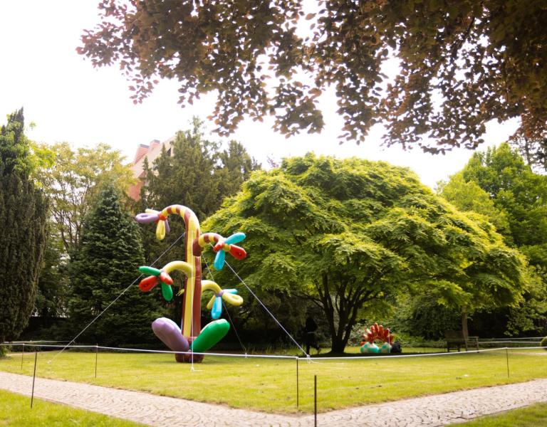 Inflatables by Lindert Steegen en SAGA (c) Renaat Nijs